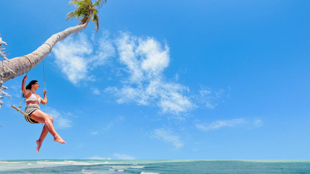 Balanço nos Coqueiros da Preguiça na praia do Jiquí